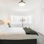 3 Bedroom Top Floor Beachfront Apartment In Surfers Paradise - Q Stay
