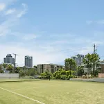 3 Bedroom Top Floor Beachfront Apartment In Surfers Paradise - Q Stay