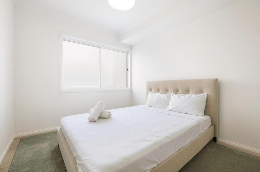 Apartment 3 Bedroom Floor Beachfront In Surfers Paradise - Q